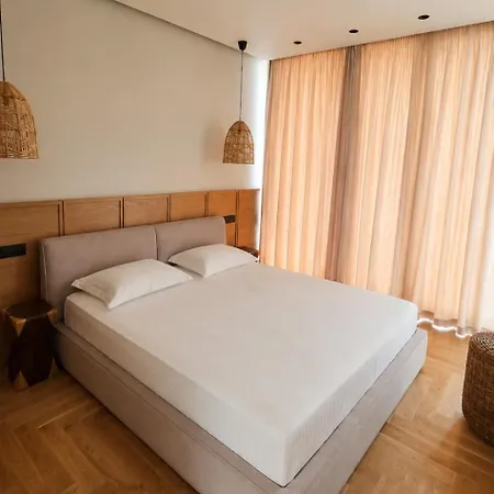 Aura Villa,olea Himarë