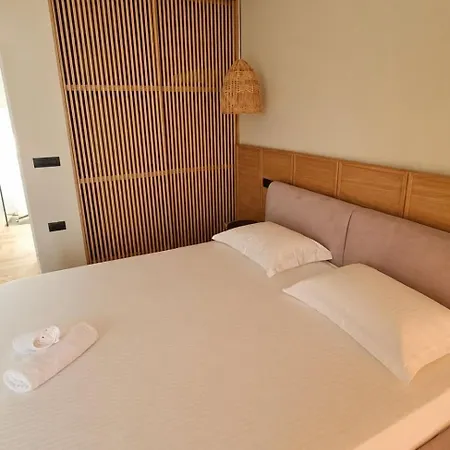 Aura Villa,olea * Himarë